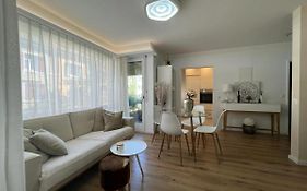 Stylish 1-Bedroom Condo Close To Exhibition Square